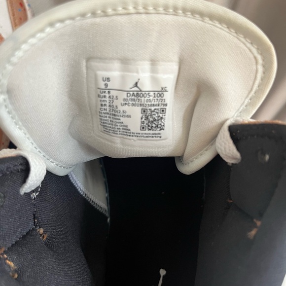 Air Jordan 1 Mid SE - Picture 6 of 8